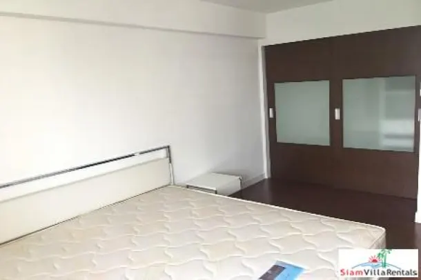 Super large and Modern Three beds Four baths , maid quater with Lake Views in Asok 2