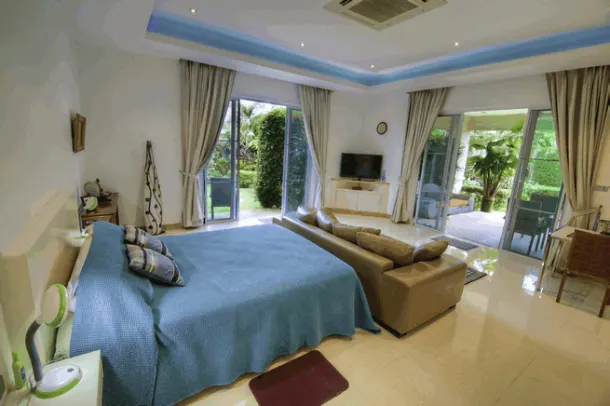 4 Bedrooms 4 Bathrooms Large Modern House In An Up-Market Location - East Pattaya 2