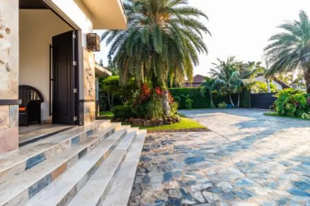 HANA VILLAGE 1: LUXURY BALI STYLE POOL VILLA 3