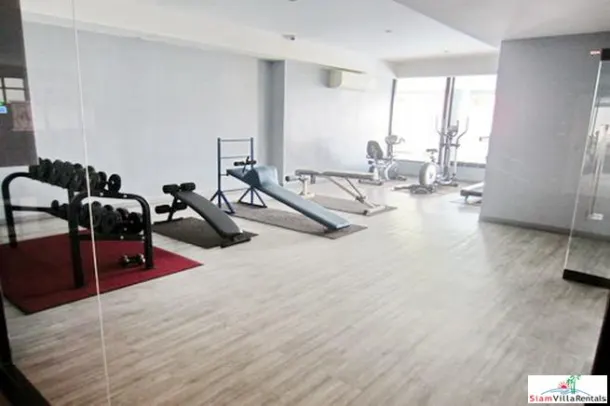 Le Premier Condo - Spacious Three Bedroom Family Style Condo with Extra Storage in Thong Lo 2