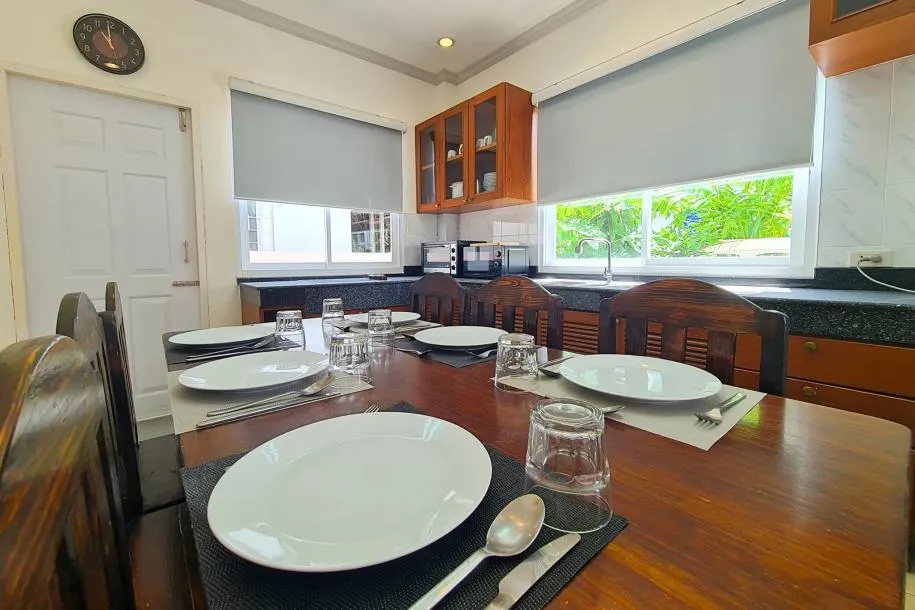 House for Rent 4 bedrooms 2 bathrooms - Karon Beach, Phuket 3