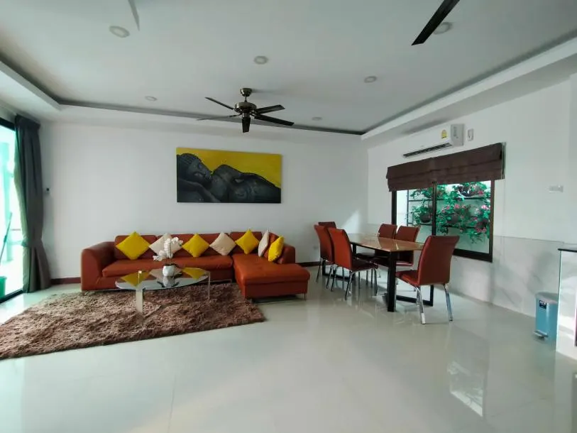 Four Bedroom Pool Villa with Garden for Rent in Rawai 2