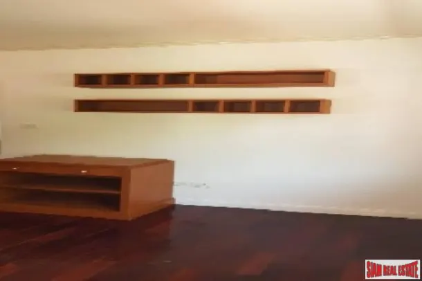 Krongthong Pavilion Village - Large Two Storey House with Three Bedrooms in Prawet 4