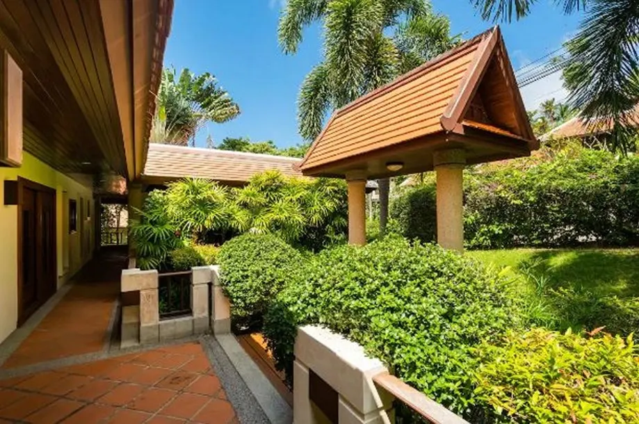 Baan Bua Nai Harn - Renovated Balinese Style Luxury 4 Bed 4 Bath Pool Villa 10 mins walk to Nai Harn beach 4