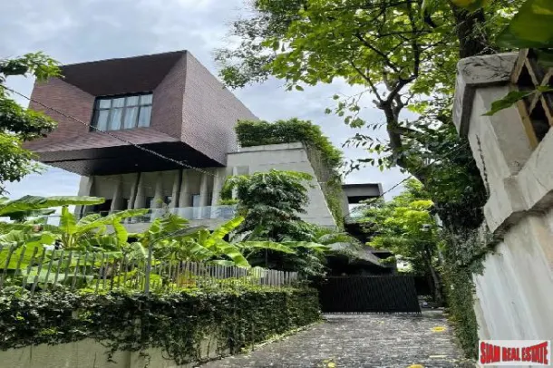 5-bed Villa for sale in Ekkamai — 5-bedroom villa · Ekkamai