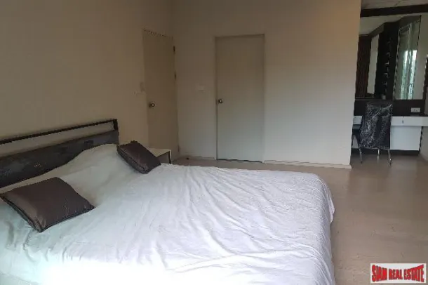 Noble Solo Condo - Sunny Two Bedroom Condo with Pool Views on Sukhumvit 55 3