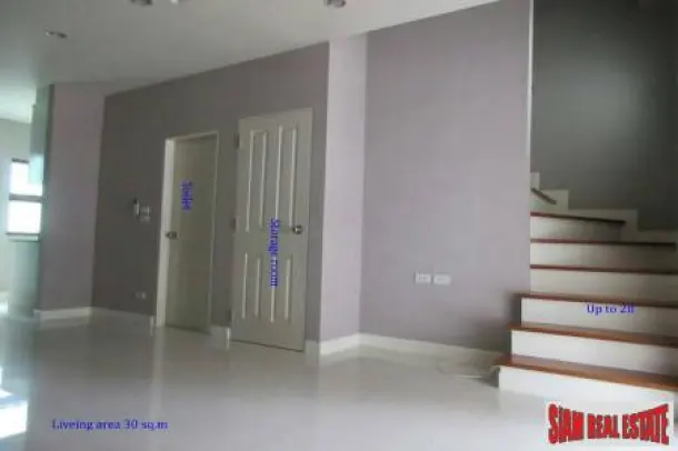 The Private - Contemporary Three Bedroom Townhouse for Sale Close to Bang Chak Station 2