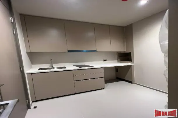 Hyde Heritage Thonglor - Luxury Living on the 35th Floor with 138 sqm of Internal Space, 3 Bedrooms, and Balcony, in the Heart of Thong Lo 4