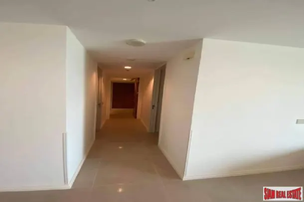 The River - Luxury Stunning 3-Bedroom Condo, Krung Thonburi 3
