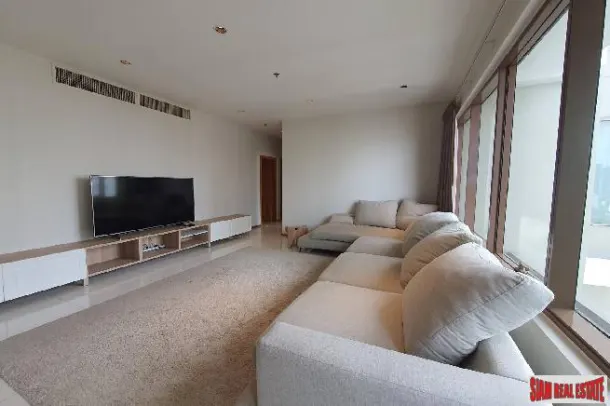 The Emporio Place - Large Three Bedroom with Maid room and 160 Sqm., Phrom Phong,Bangkok. 3