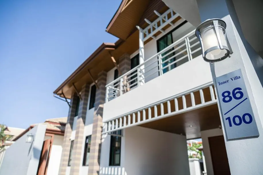 Comfortable and Inviting Contemporary Three Bedroom Pool Villa for Rent in Rawai 3