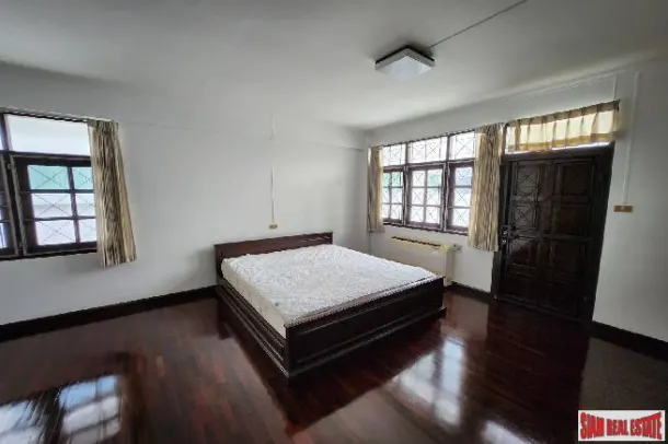 Townhome in Asoke - A 320 sqm. Prime Living Opportunity with 3 Bedrooms and 4 Bathrooms For Rent In Bangkok 4