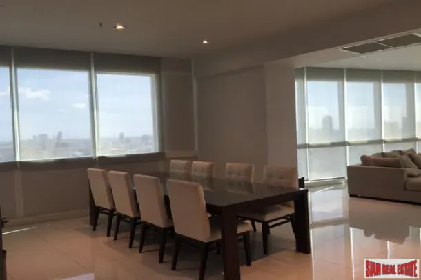 Millennium Residence - Three Bedroom Condo for Rent on the 32nd Floor and Benjasiri Park Views 2