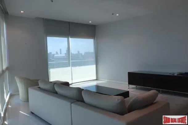 Millennium Residence - Three Bedroom Condo for Rent on the 32nd Floor and Benjasiri Park Views 4