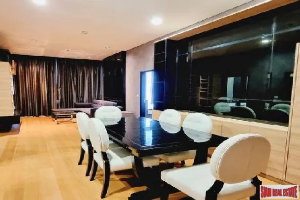 Le Luk Condo - Modern Two Bedroom Room Condo for Rent in Prakanong 5