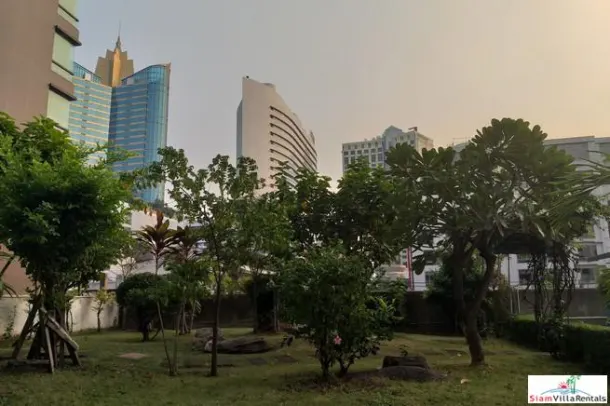Grand Ville 2 - Spacious Three Bedroom Condo with Beautiful Wood Floor &amp; Built-in Near BTS Asok 4