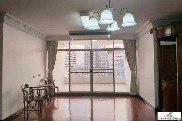 Grand Ville 2 - Spacious Three Bedroom Condo with Beautiful Wood Floor &amp; Built-in Near BTS Asok 2