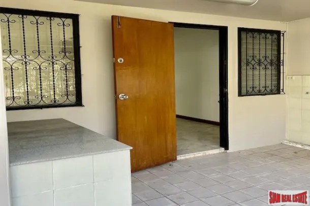 Home Office / Townhouse for Rent in a Prime Nana Location 3