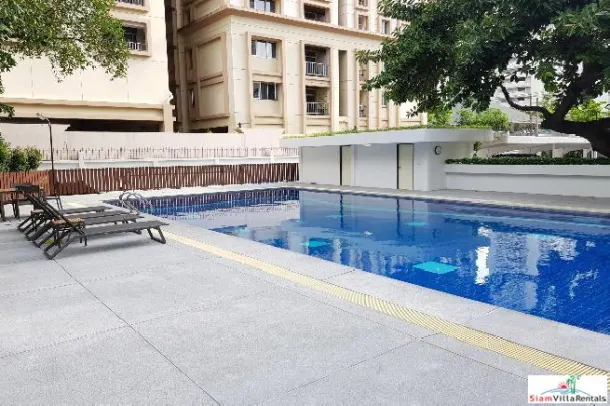 Pet Friendly Two Bedroom for Rent with City and Pool Views on Sukhumvit 19 BTS Asoke. 3