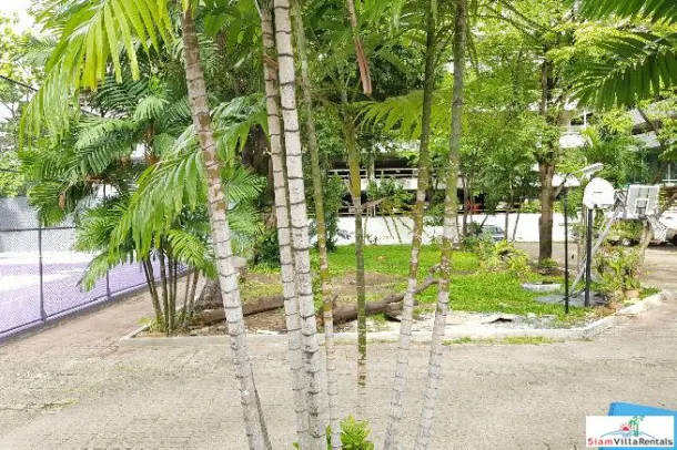 Pet Friendly Two Bedroom for Rent with City and Pool Views on Sukhumvit 19 BTS Asoke. 2