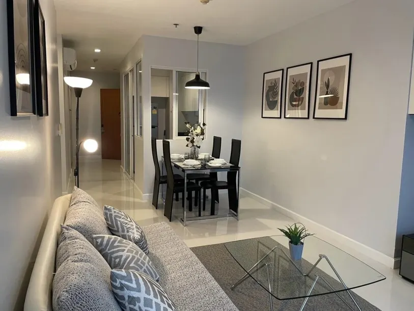 Three Bedroom with Nice City Views Located Near BTS Phra Khanong, Bangkok 2
