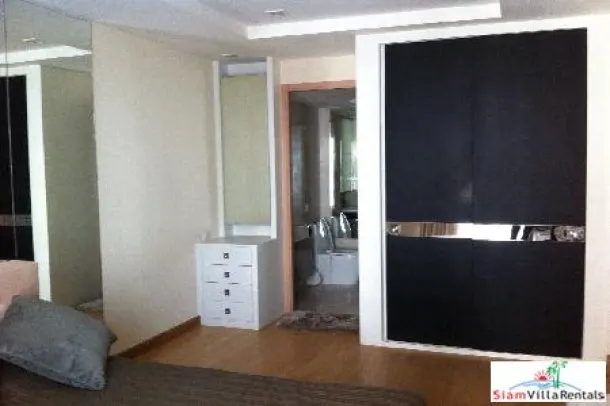 O2 Condominium - Special PRICE! Fully Furnished One Bedroom in Ploenchit 2