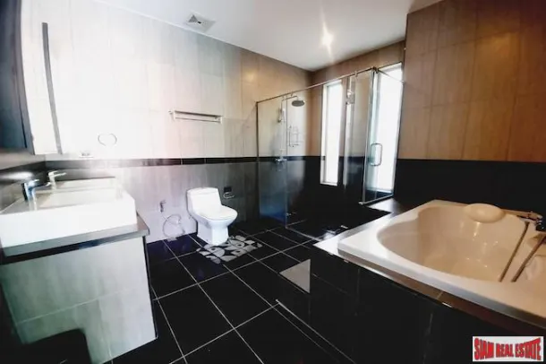Whispering Palms - Newly Renovated Four Bedroom Private Pool Villa in Quiet Residential Estate 4