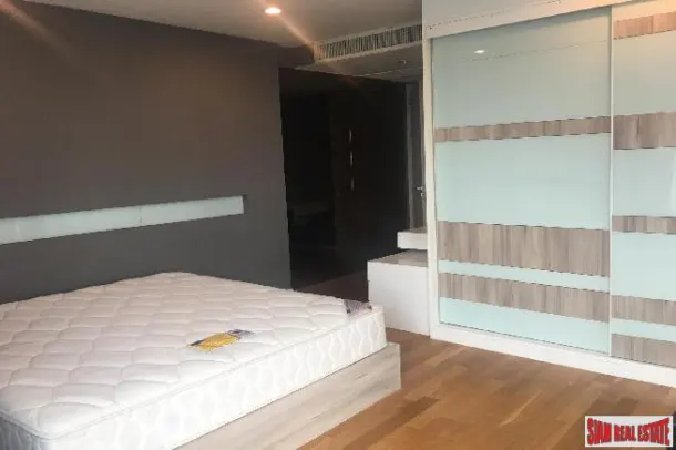 Ideal 24 - Spacious 14th-floor 4-Bedroom Condo with Abundant Natural Light and Serene Ambiance, Bangkok 2