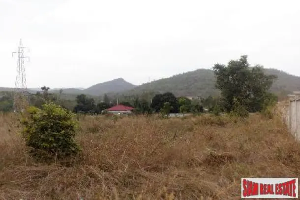 Land for sale with mountain view near Golf Course. 4