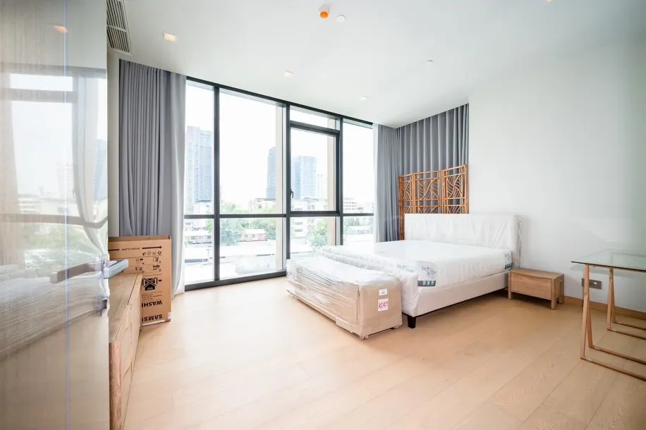 Modern Luxury 3 Bed 2 Bath with City view at The Monument Thong Lo 3