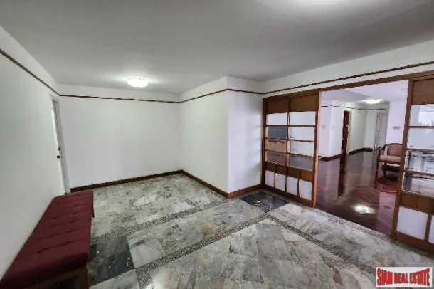 Large and Comfortable Three Beds + Maid quater ( Pets Friendly ) for Rent in Nana,Bangkok. 3