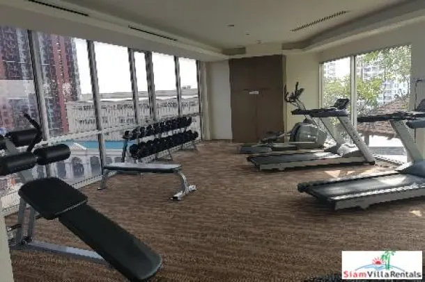 Sky Walk Condo - Centrally located One Bedroom Condo on the 6th Floor in Phra Khanong 2