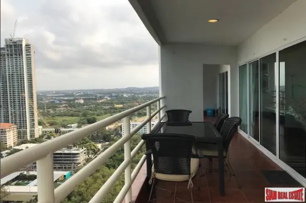 High Rise Beachfront Condominium with spectacular sea view on Jomtien Beach Road 2