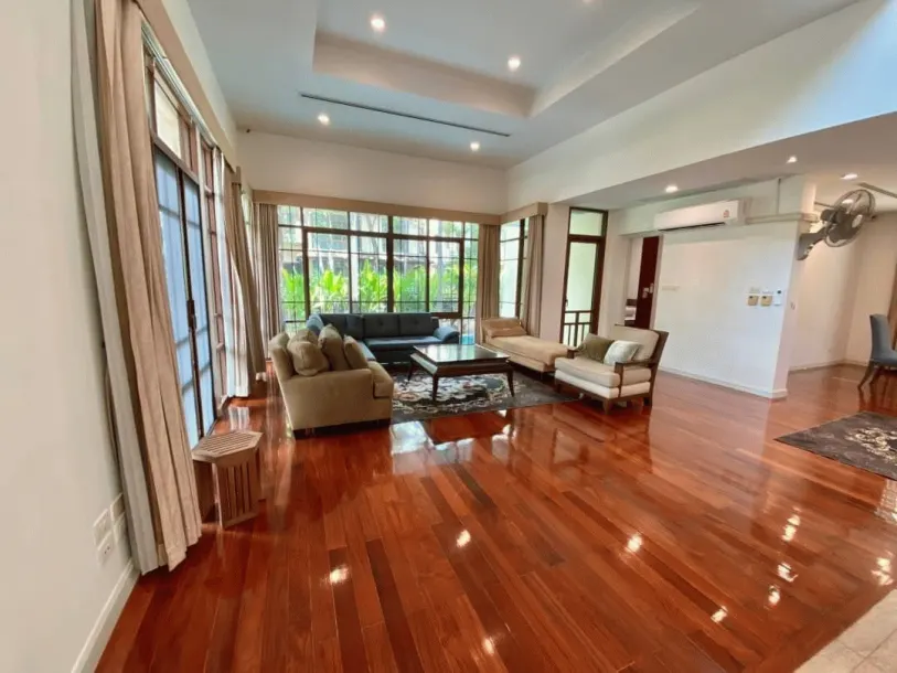 Baan Sansiri Sukhumvit 67 - Experience the Grandeur of the 4-Bedroom Corner Unit with Private Pool in Bangkok's. 3