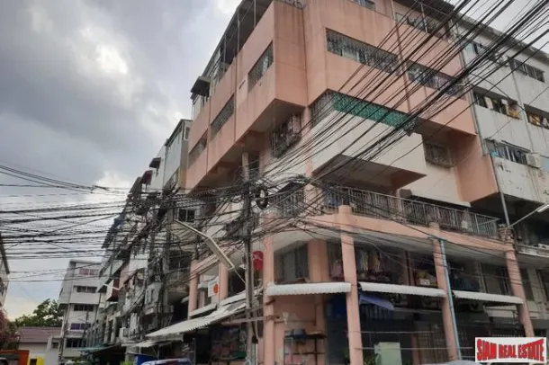 Excellent Business Investment Property with 20 Units in Phra Khanong 4