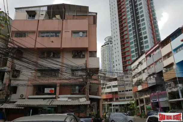 Excellent Business Investment Property with 20 Units in Phra Khanong 3