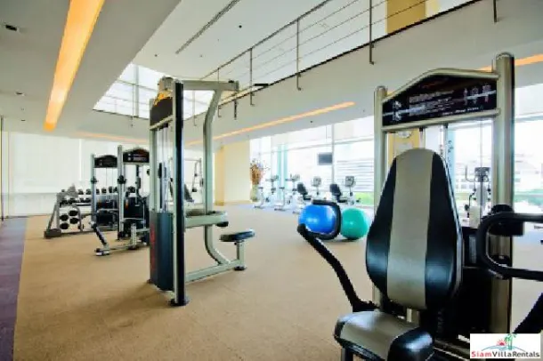 Urbana Sathorn - Spacious One Bedroom Condo for Rent with City Views 3