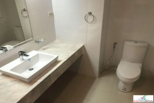 Orchid Tower - Extra Large Modern Three Bedroom for Rent on Sukhumvit Soi 8 2