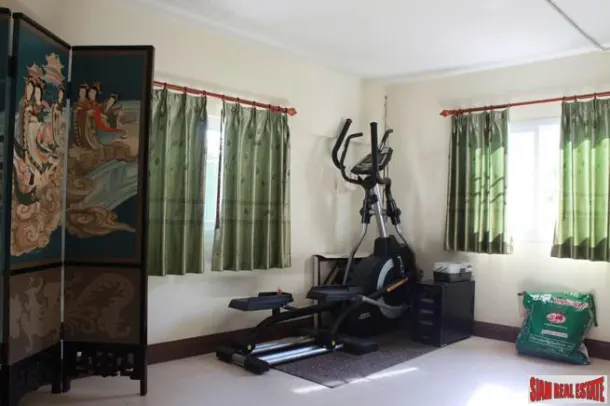 Majestic Mountain Views from this Four Bedroom Pool Villa in Buri Prachuap, Prachuap Khiri Khan 3