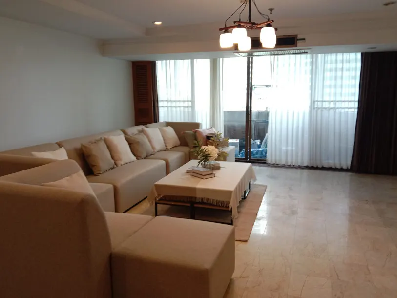 Swasdi Mansion - Spacious Pet Friendly Three Bedroom, Four Bath Condo on Sukhumvit 31 3
