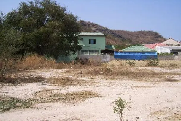 Land For Sale In Hua Hin Near New Developments and Mountain Views 4