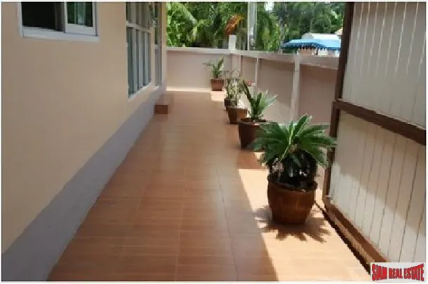 3 bedroom pool villa with private swimming pool for sale and rent - East Pattaya 2