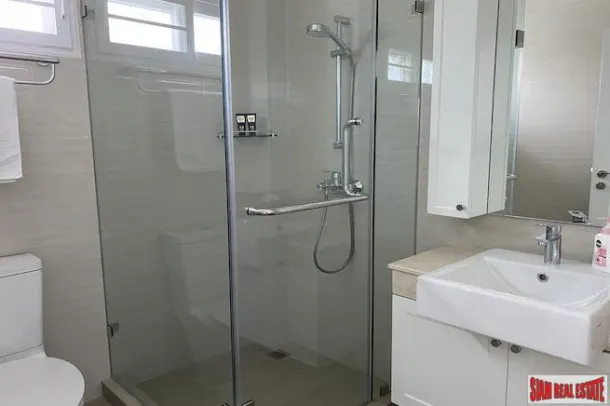 Three Bedroom, Three Story Pet Friendly Single House for Rent in Thong Lo 3