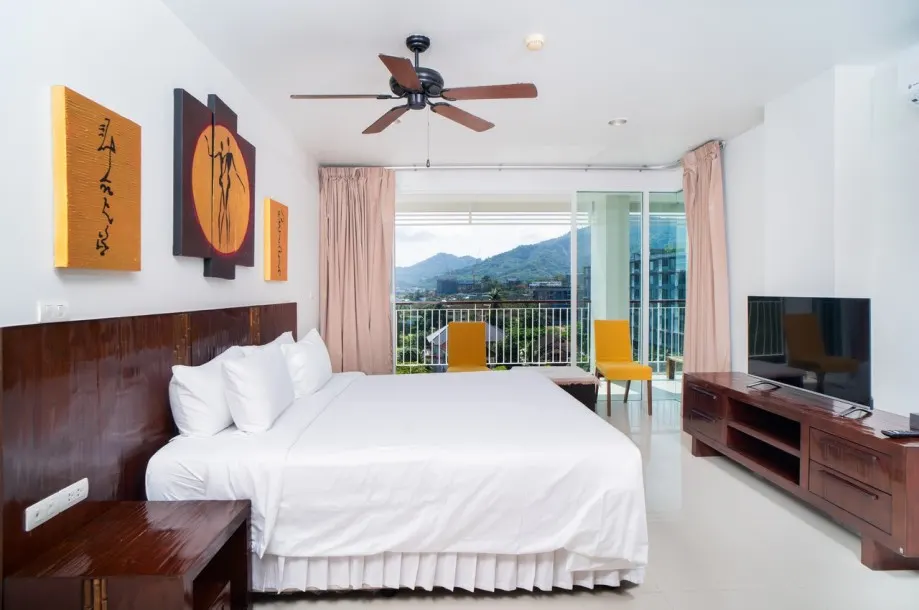 Spacious three-bedroom three-bathroom condo with an ocean view in Surin 2