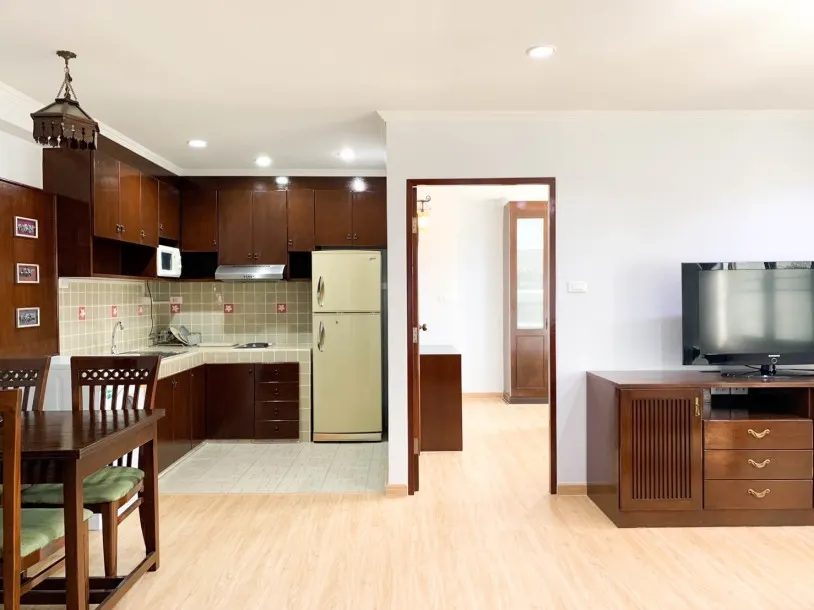 Saranjai Mansion : Fully-Furnished and Renovated 2 Bed + 2 Bath 79 sqm, 200m from BTS Nana 2