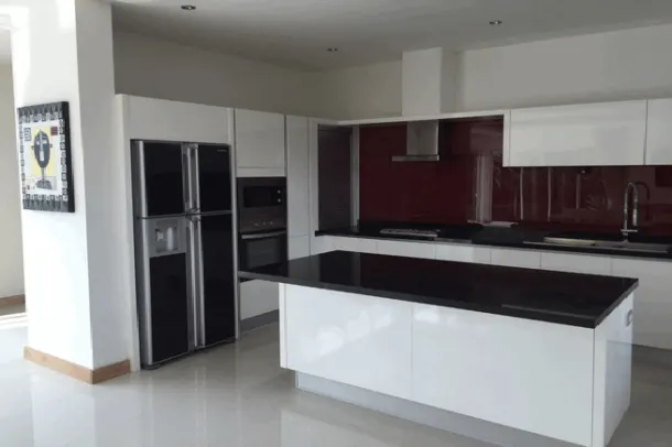 Reduced price 3 Bedrooms 3 Bathrooms Large Modern House - East Pattaya 2