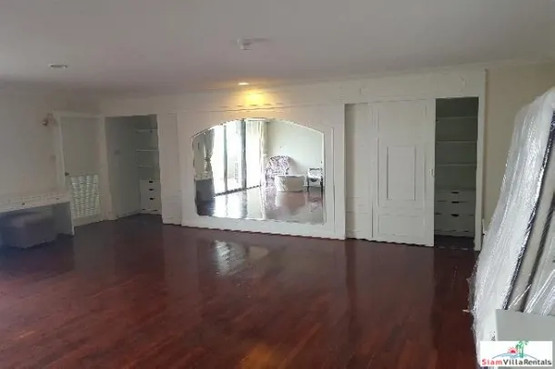 Oriental Tower Condo - Extra Large Three Bedroom Pet Friendly Apartment in Ekkamai 4