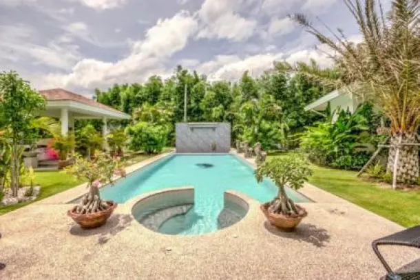 GROVE VILLAS : Beautiful Countryside Retreat 3 Bed Pool Villa 3