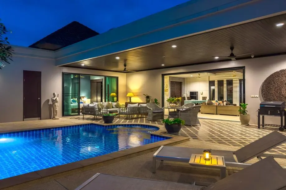 Spacious 5 bed 5 bath Villa with 12m Long Pool and 1240 m2 Land in Suksan area of Rawai for Long-term rent 4