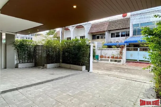 Newly Renovated Three Bedroom Detached Two Storey House for Rent Near BTS Ekkamai 6